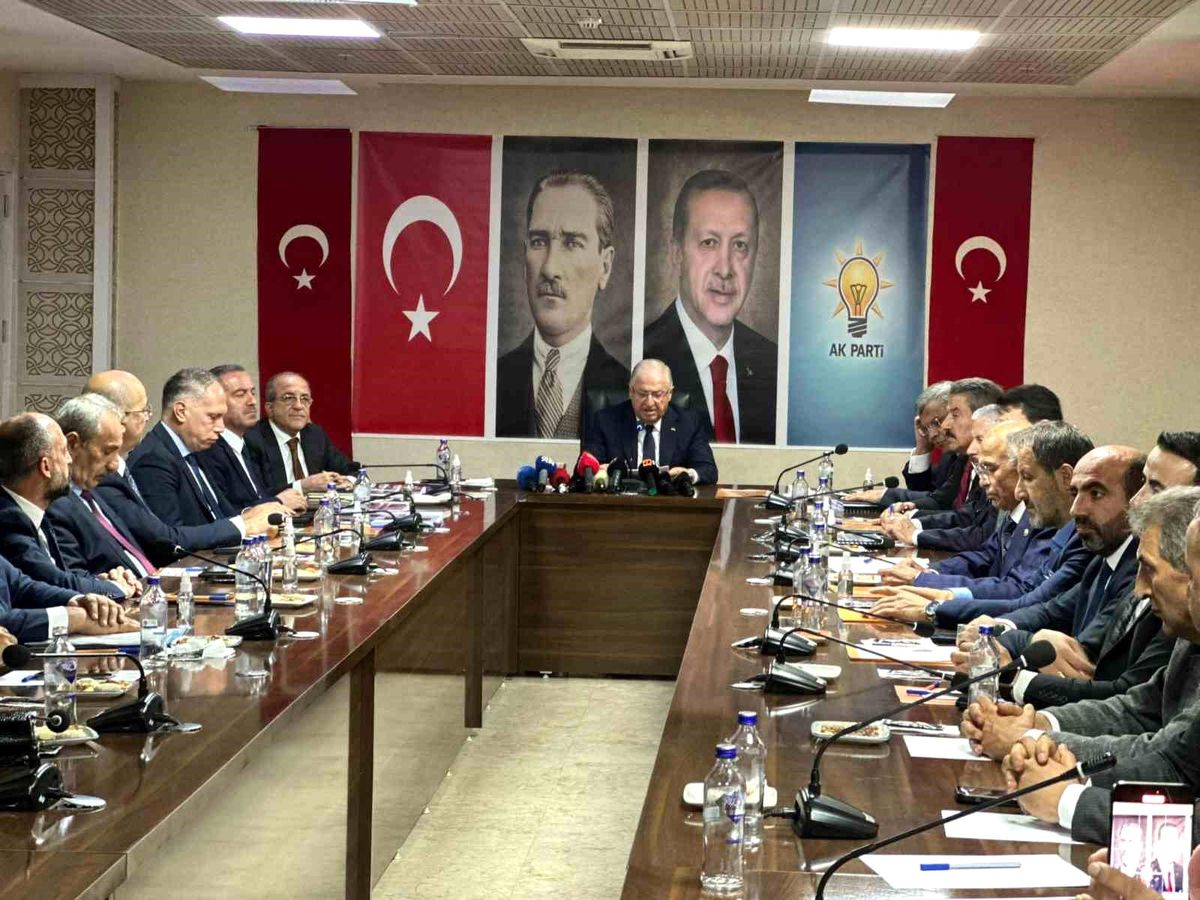 Hakkari\'nin Gelişimi İçin Çalışmalar Devam Ediyor