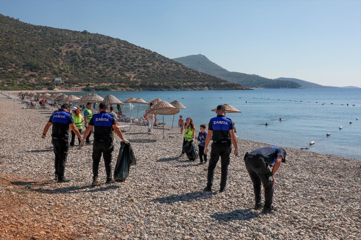 Bodrum\'da Deniz Çöpü Temizliği Yapıldı