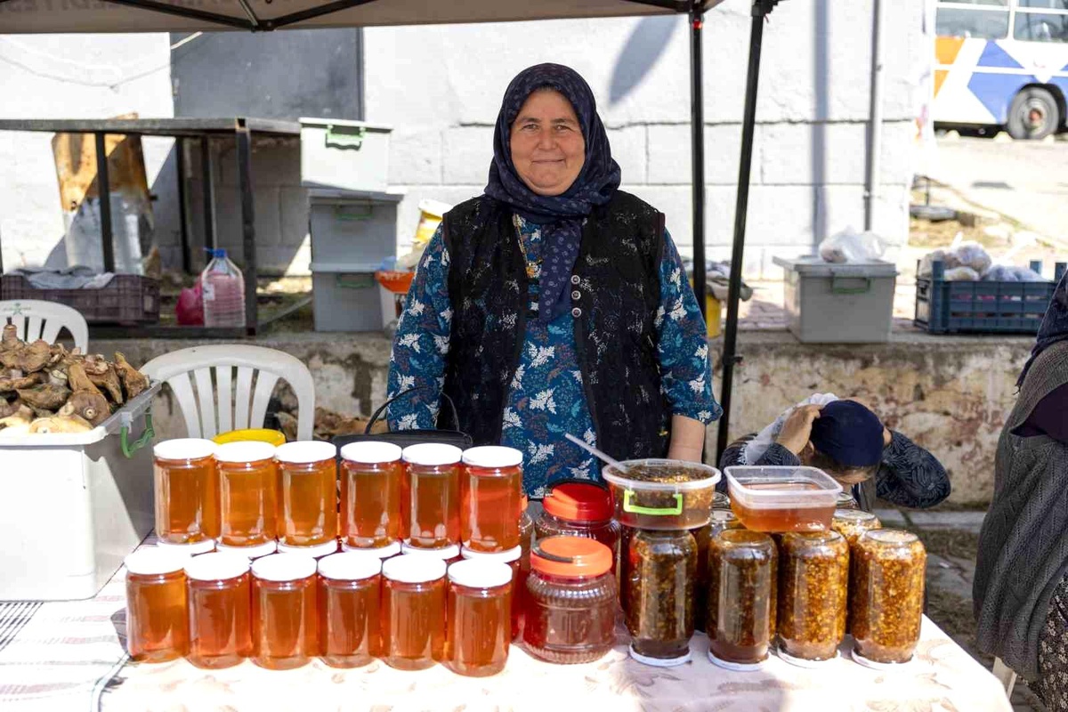 Mersin\'de Kırsal Mahalle Buluşmalarıyla Üretici Kadınlar Destekleniyor
