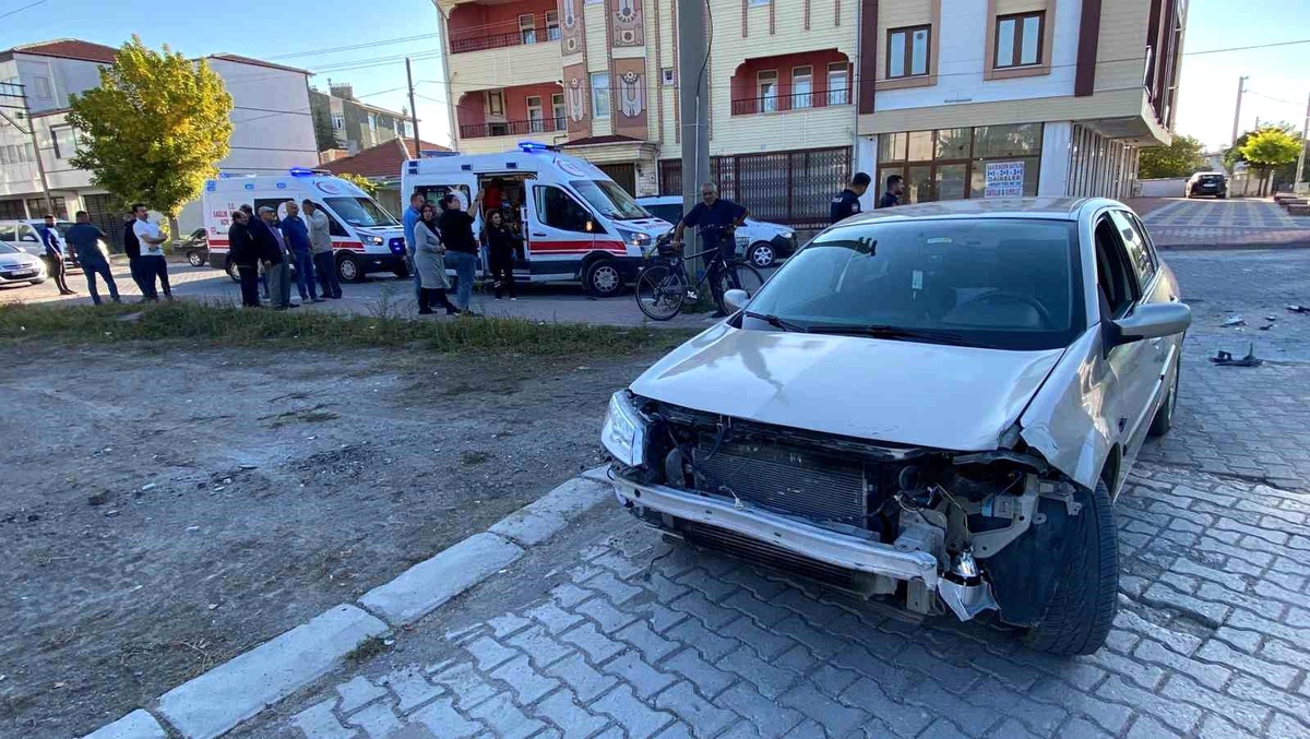 Konya\'da Motosiklet-Otomobil Kazası