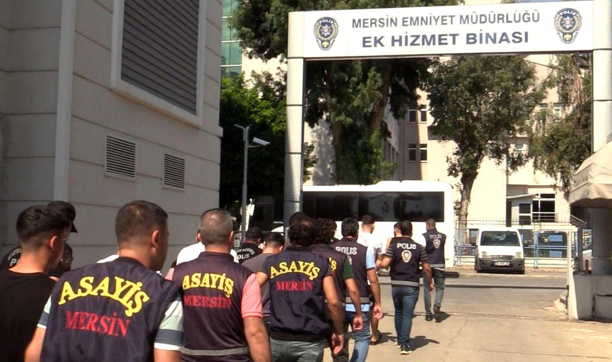 Mersin\'de Dolandırıcılık Çetesi Çökertildi