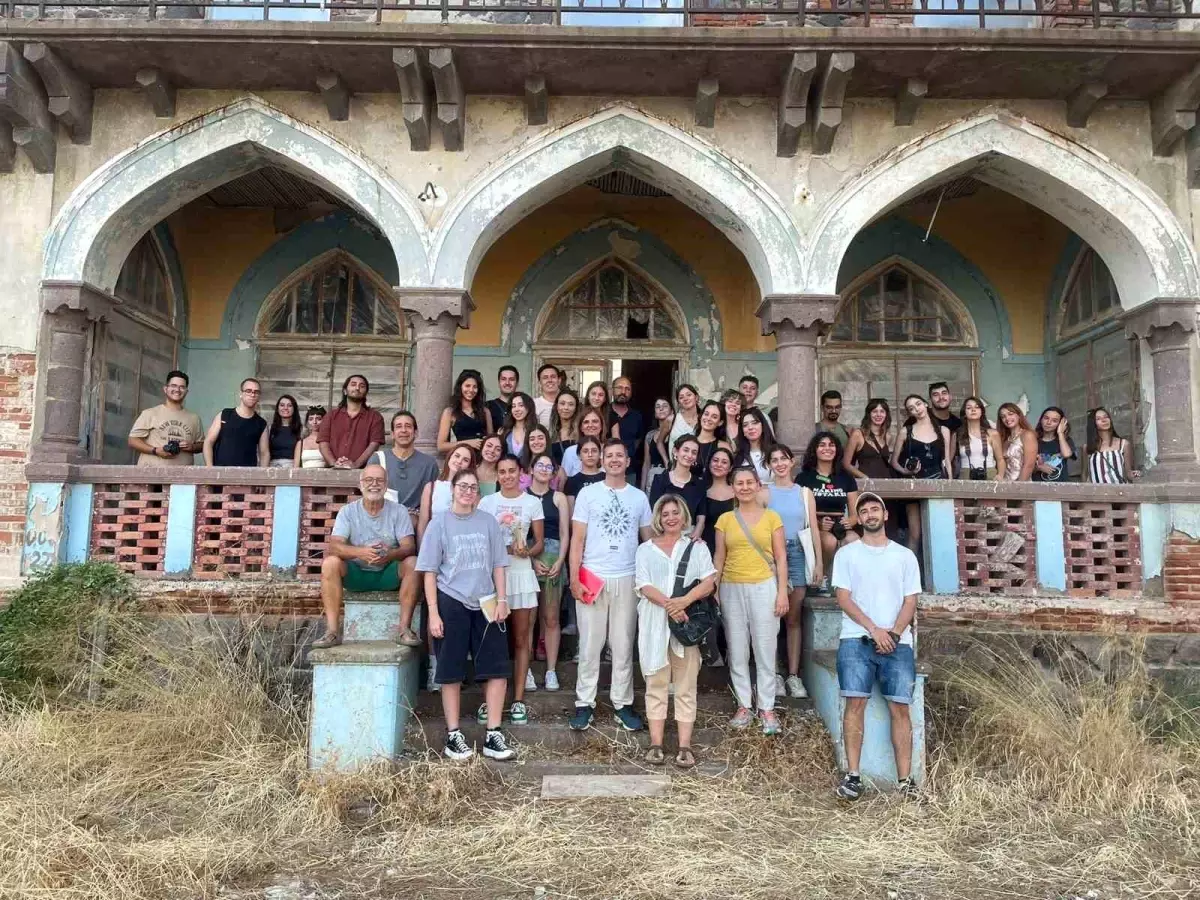 Yaşar Üniversitesi\'nden Sarlıca Sarayı Tasarımı