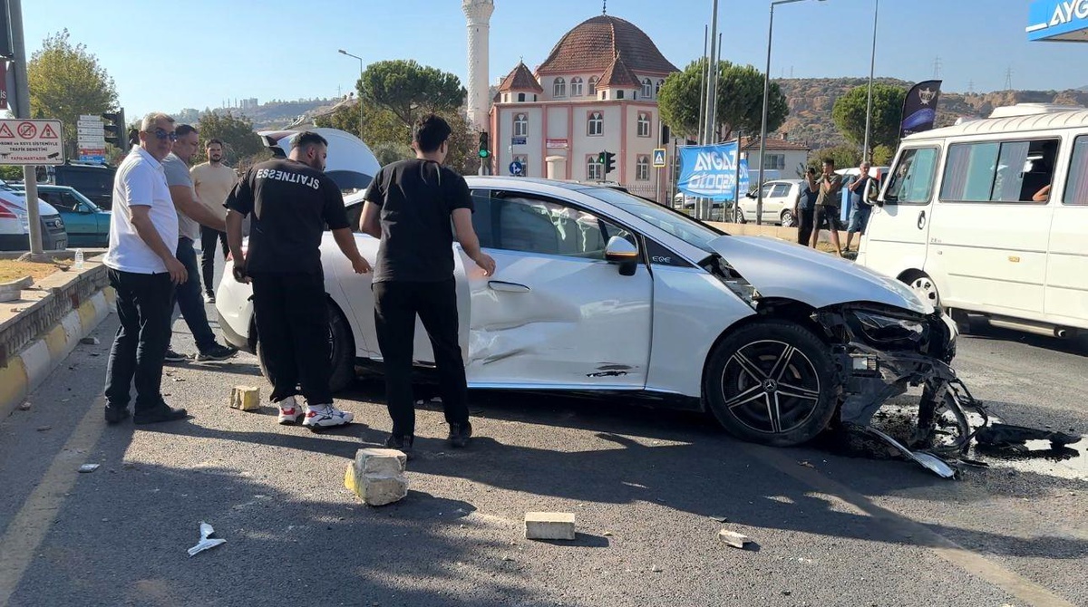 Aydın\'da Kaza: Motosiklet Sürücüsü Yaralandı
