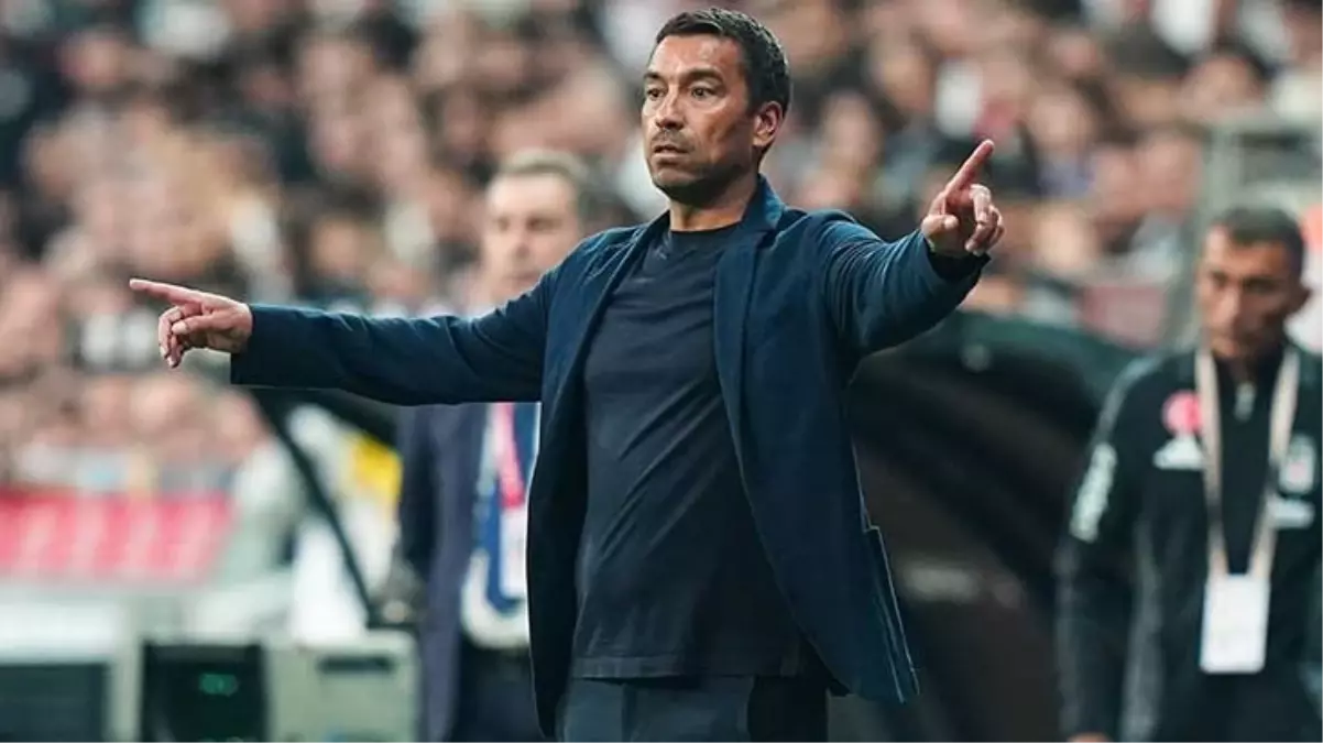 Van Bronckhorst\'tan sürpriz forvet tercihi! Ajax-Beşiktaş maçının ilk 11\'leri belli oldu