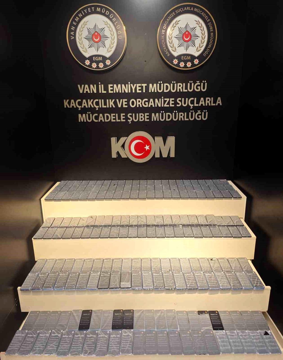 Vanda Kaçak Telefon Operasyonu