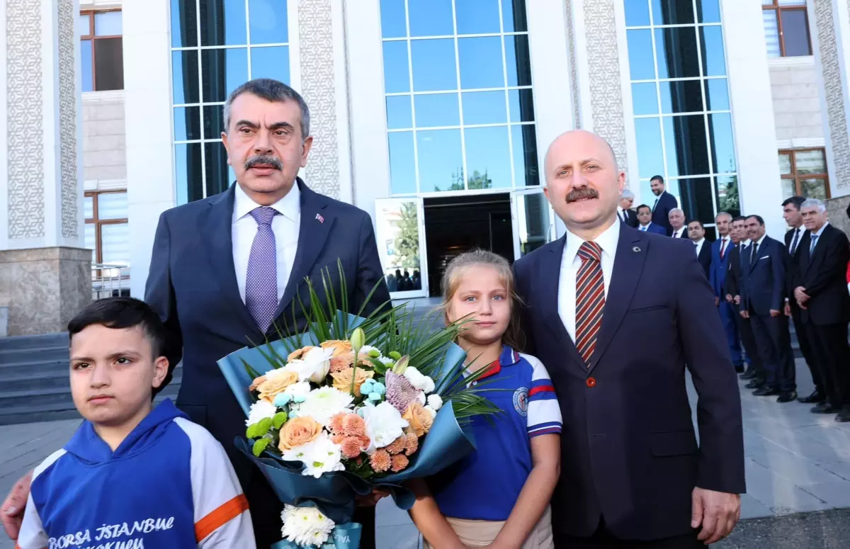 Bakan Tekin: Eğitim Yöntemlerini Değiştirmeliyiz