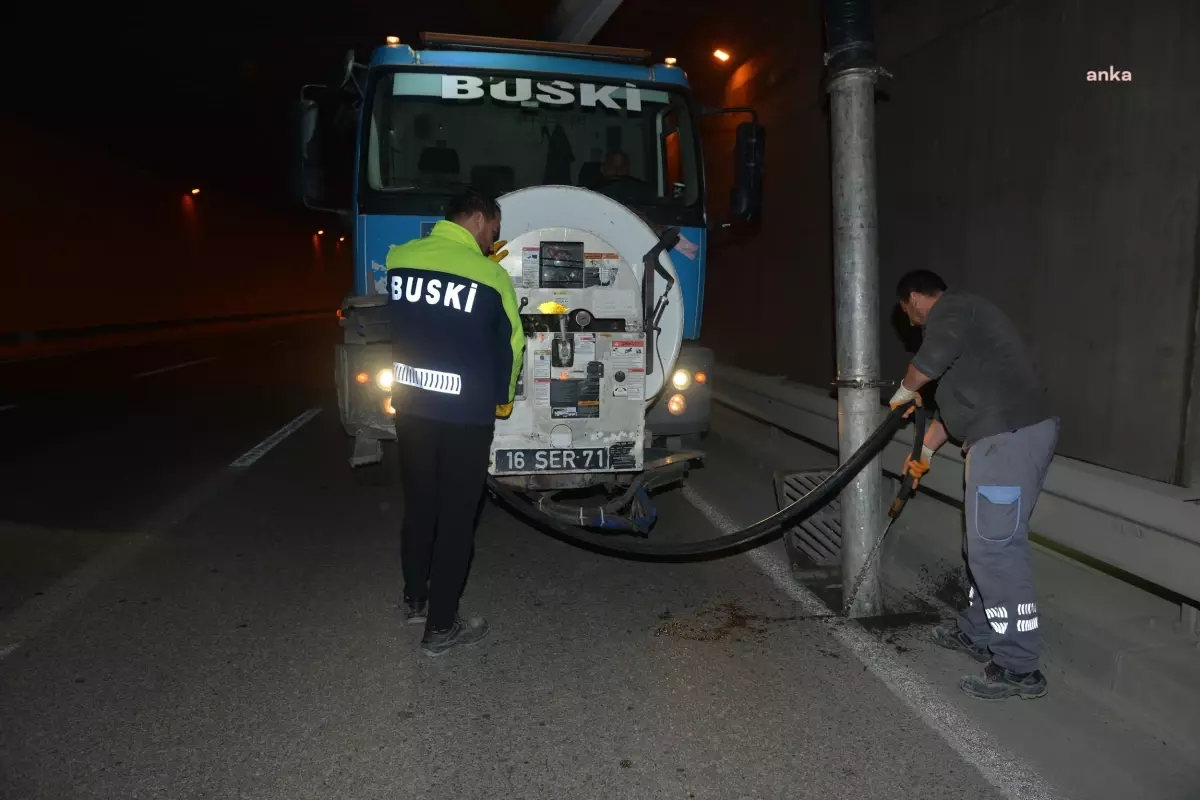 Bursa\'da Kışa Hazırlık: Rögar ve Izgara Temizlik Çalışmaları Hızlandı