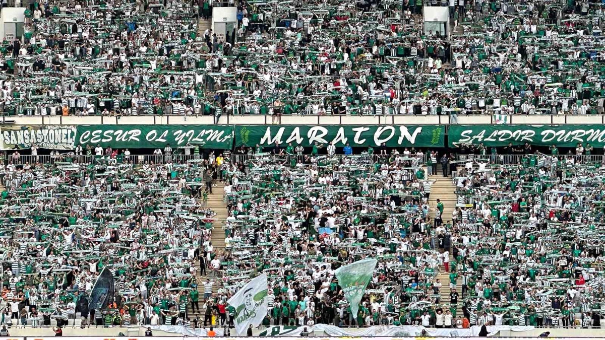Bursaspor\'un İç Saha Mücadelesine Yoğun İlgi: 40 Bin Bilet Satıldı