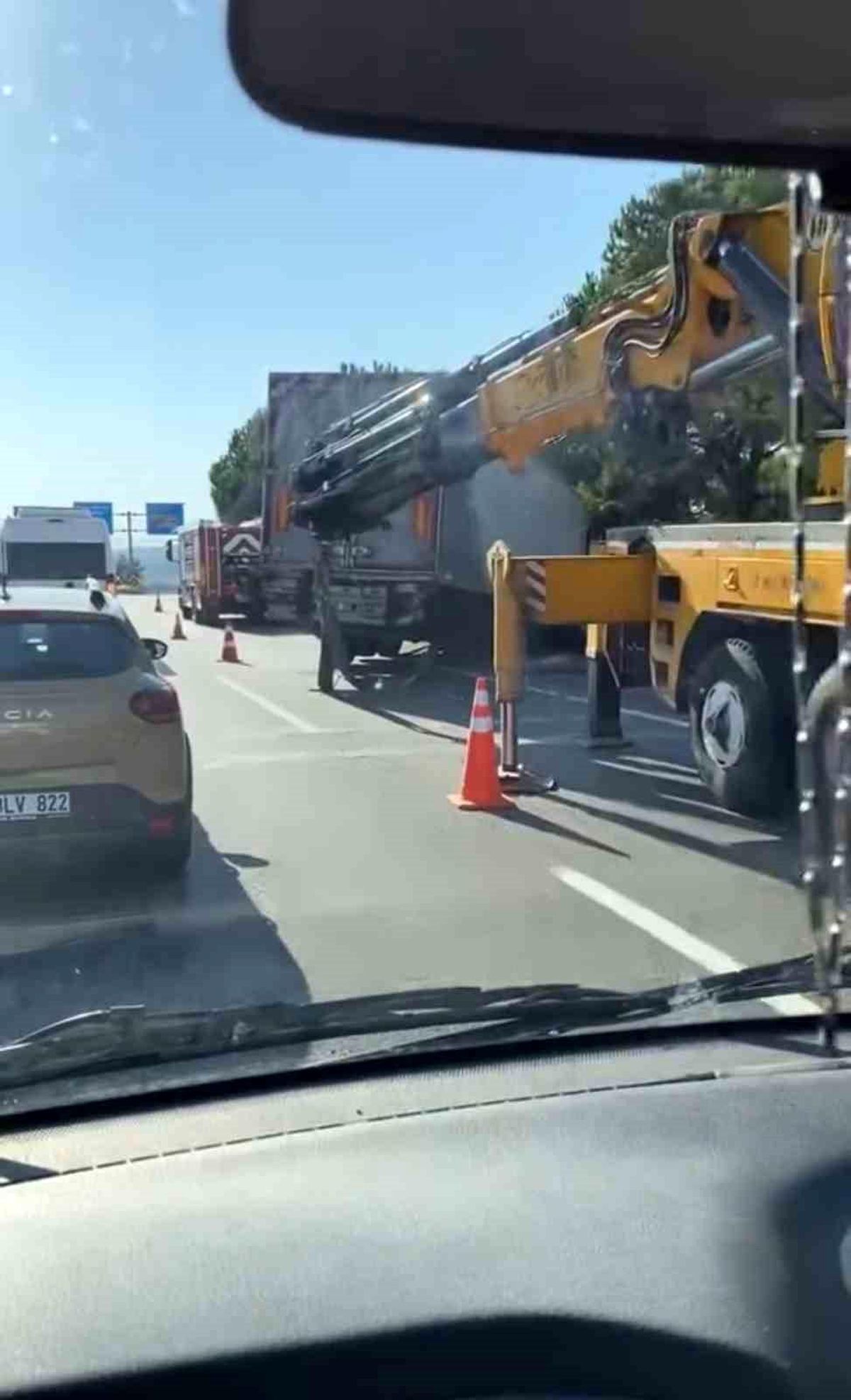 Bursa\'da Tır Kazası: Kilometrelerce Trafik