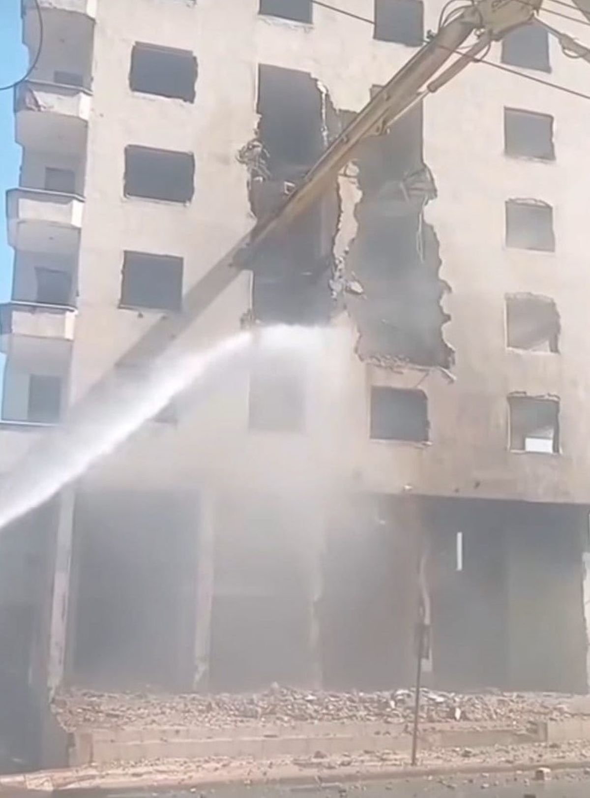 Diyarbakır\'da Bina Yıkımında Çökme