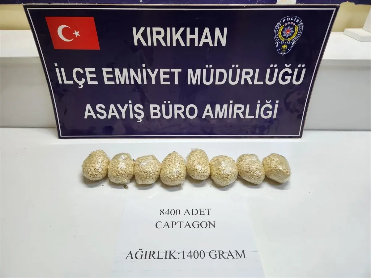 Kırıkhan\'da 8400 Uyuşturucu Hap Ele Geçirildi