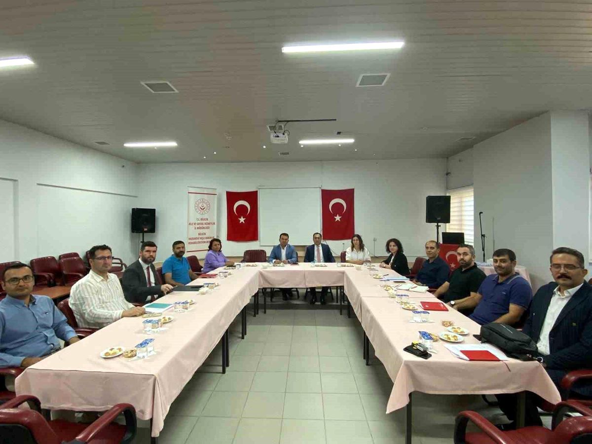Türkoğlu, Müdürlerle Toplantı Düzenledi