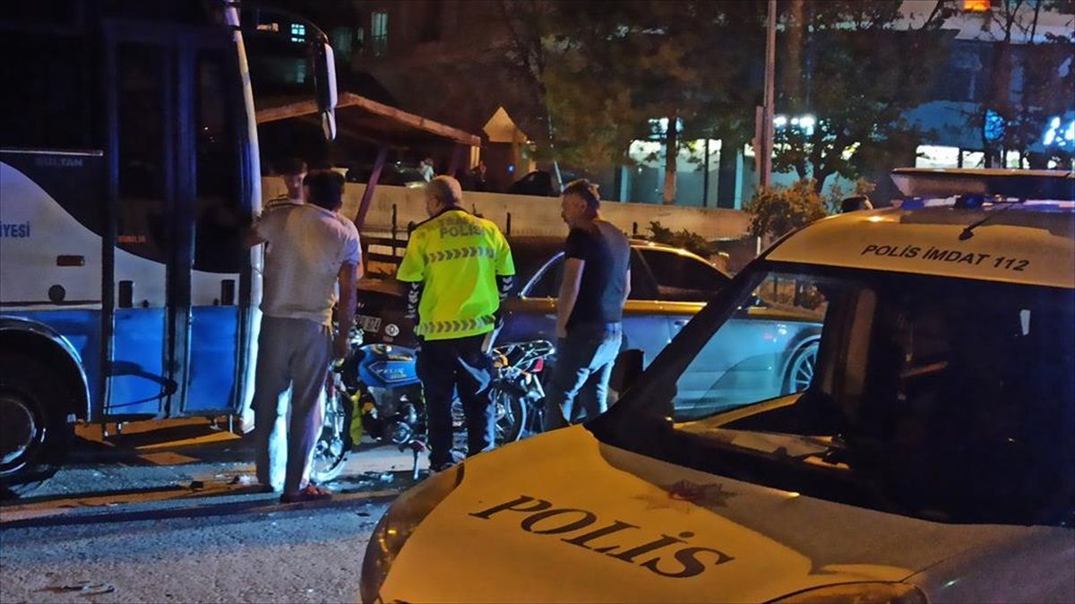 Kahramankazan\'da Motosiklet Kazası: 2 Yaralı