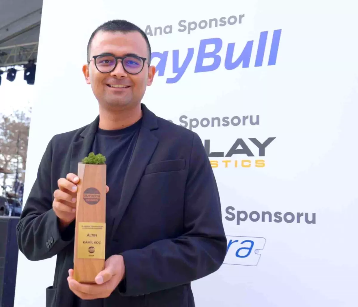 Kamil Koç Outdoor Awards 2024\'te Ödül Aldı