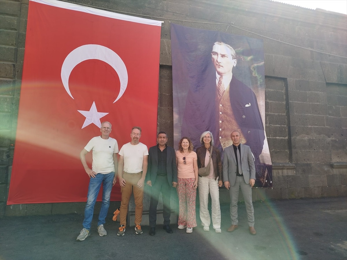 Hollandalı Turistler İtfaiyecilere Teşekkür Ziyareti