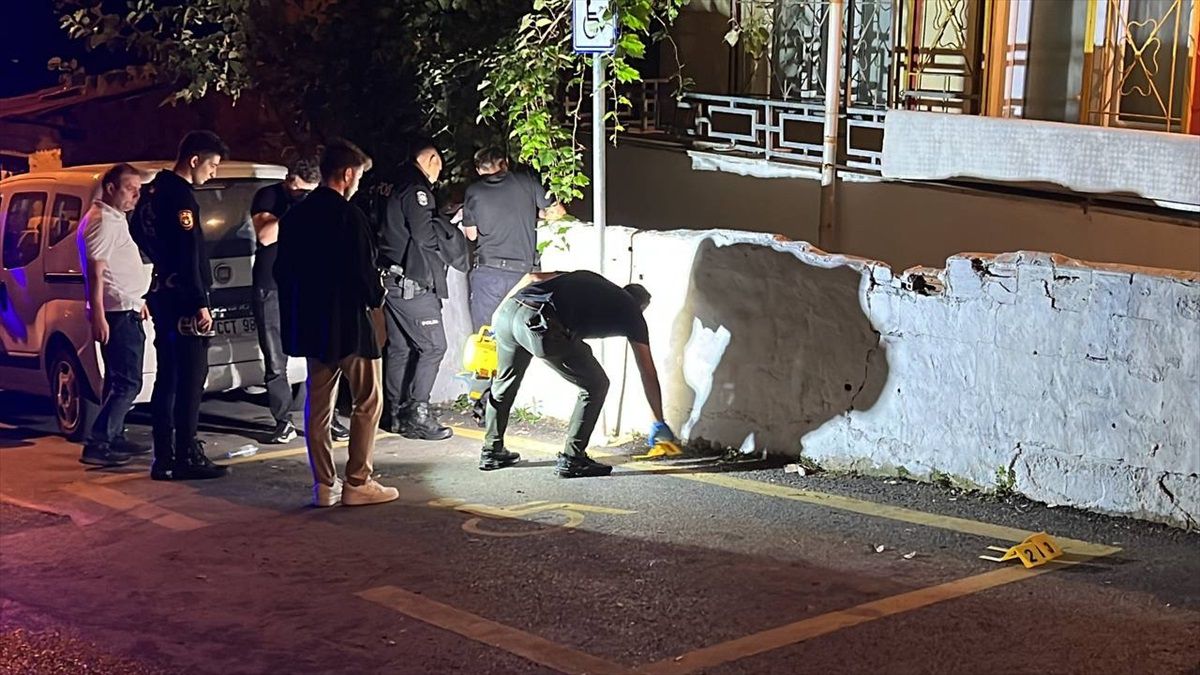 Gebze\'de Kavga: 2 Yaralı, 2 Gözaltı
