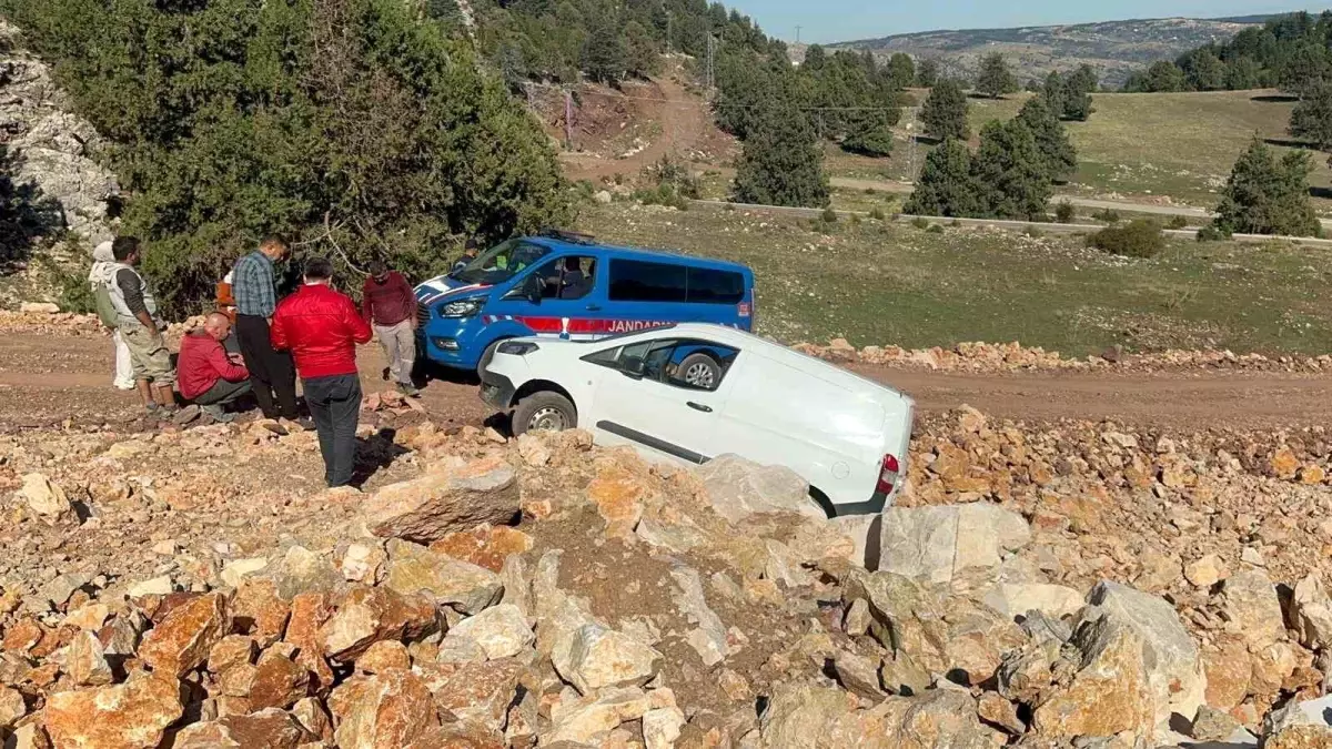 Freni Tutmayan Araçta Mahsur Kalan Engelli Kurtarıldı