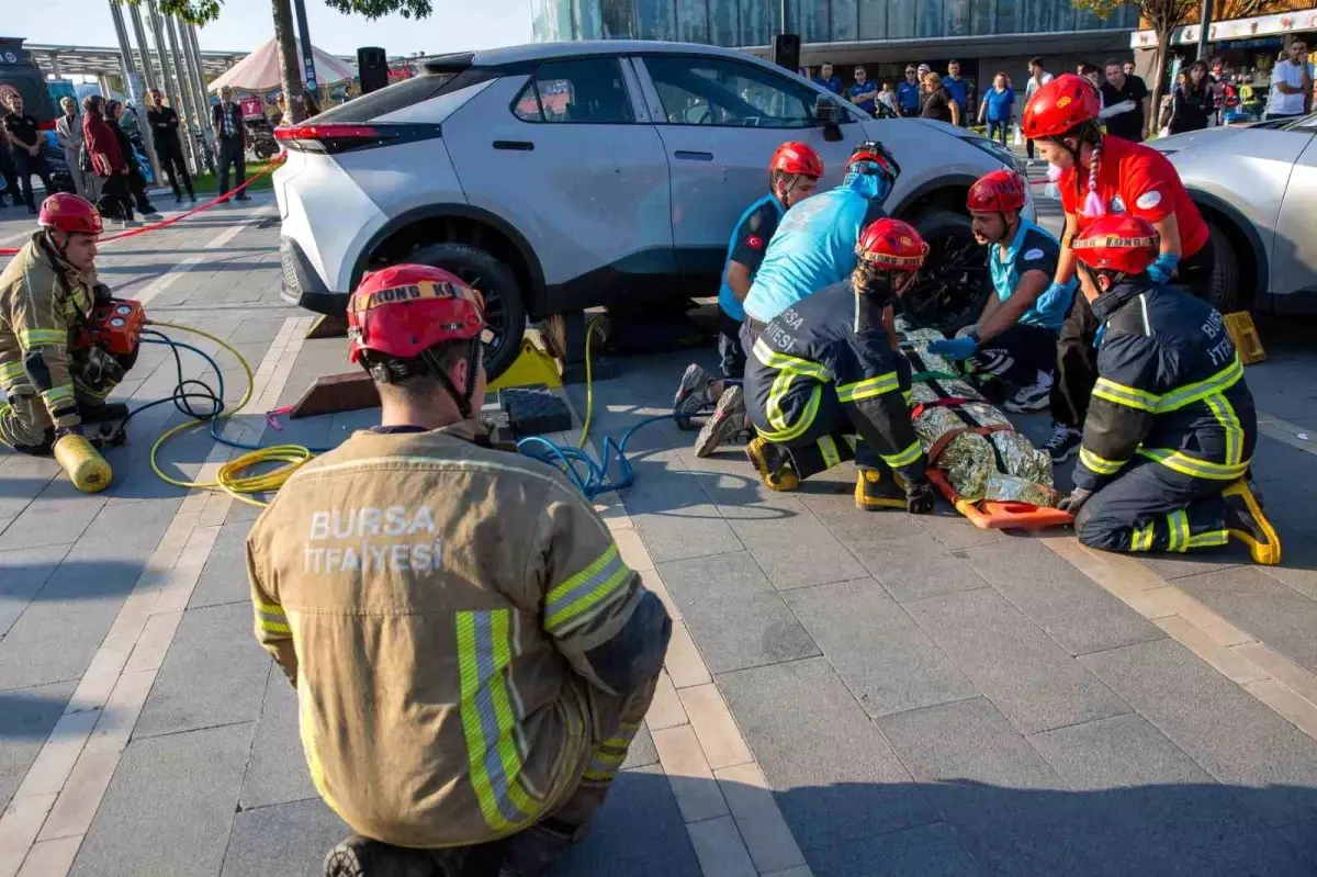 Bursa\'da Elektrikli Araçlar İçin Yaralı Kurtarma Tatbikatı