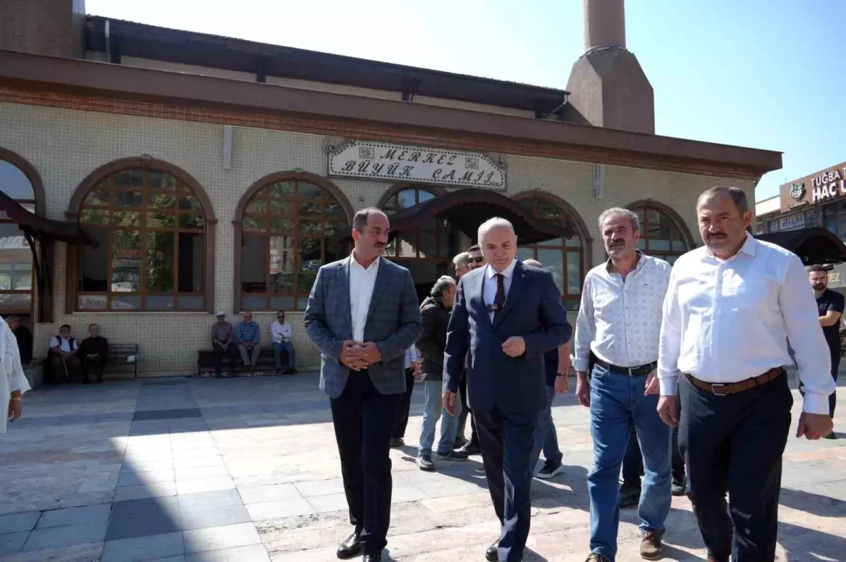 Başkan Özlü, Düzce Merkez Büyük Cami için Proje Talimatı Verdi