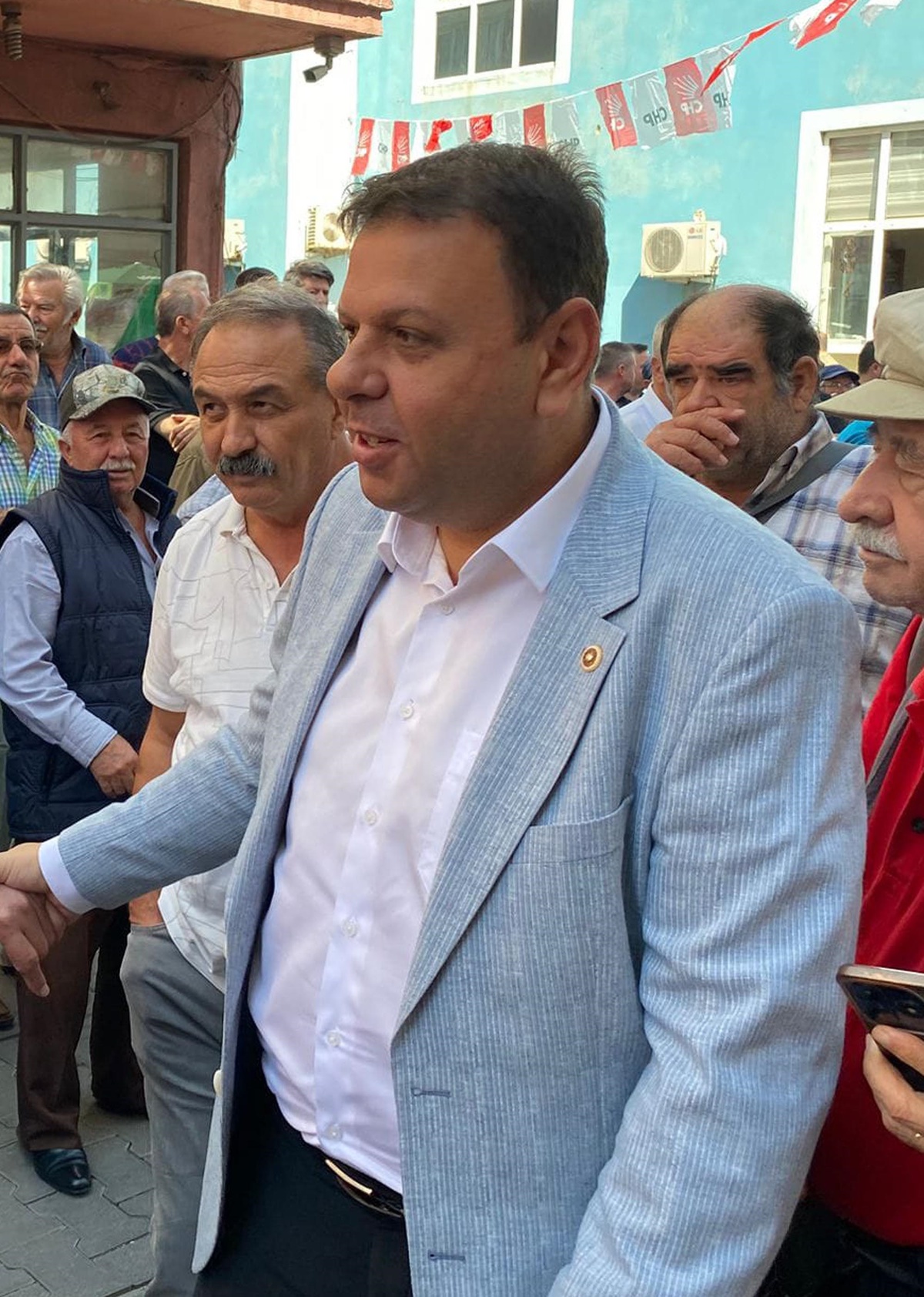 CHP\'li Ediz Ün İstifa Etti