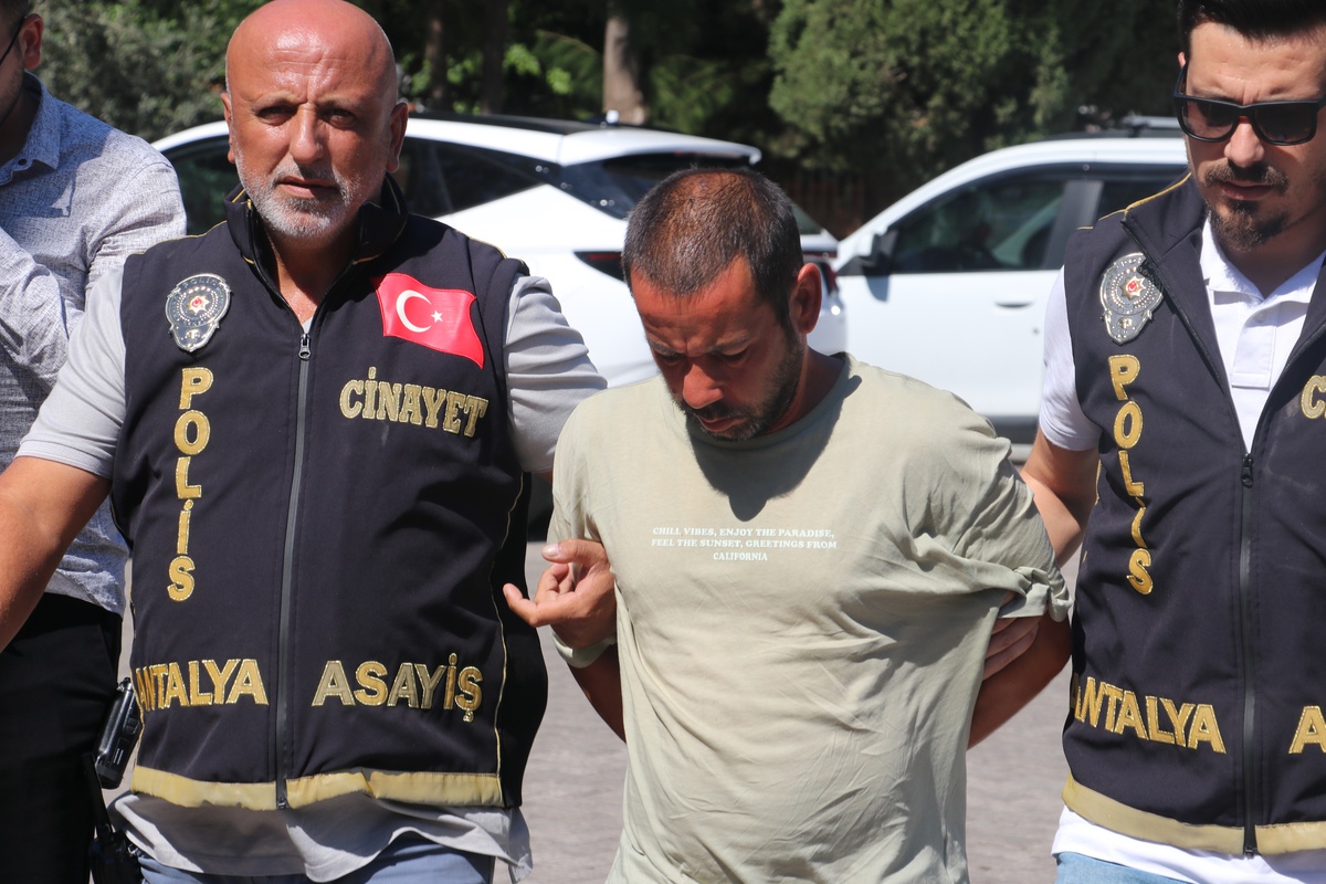 Cinayet Zanlısı Adliyeye Sevk Edildi