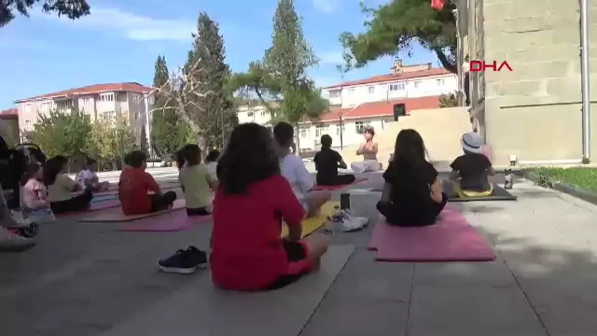 Keşan\'da Çocuklar için Yoga Etkinliği