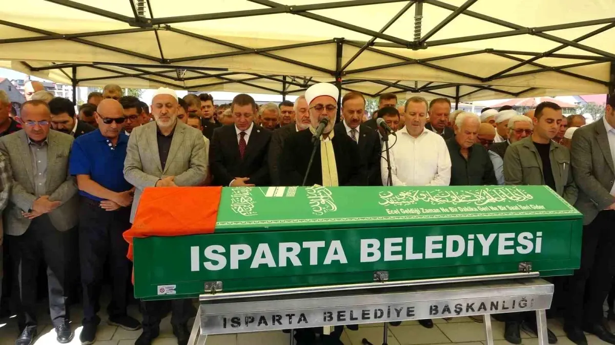 Isparta Belediye Başkanı Şükrü Başdeğirmen\'in Kızı Son Yolculuğuna Uğurlandı