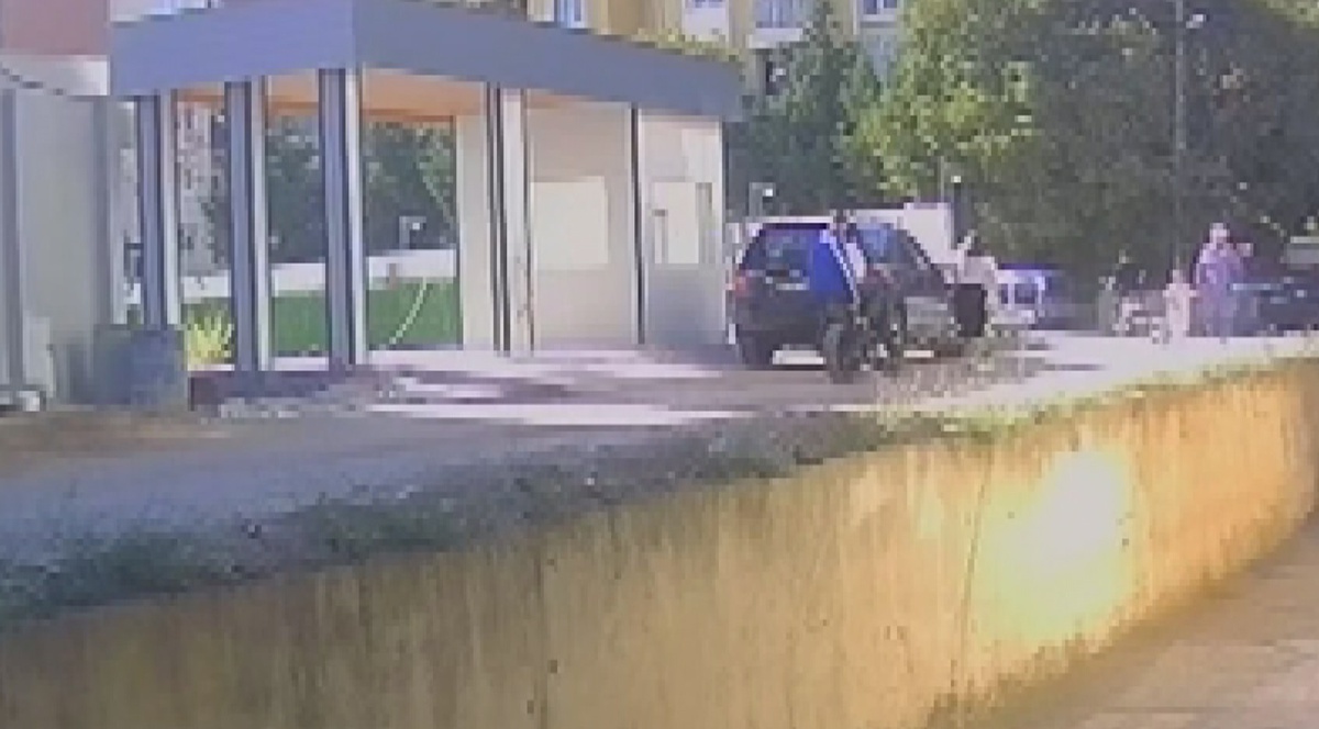 Kartal\'da Motosikletli Kaza: Yaya Kadın Yaralandı