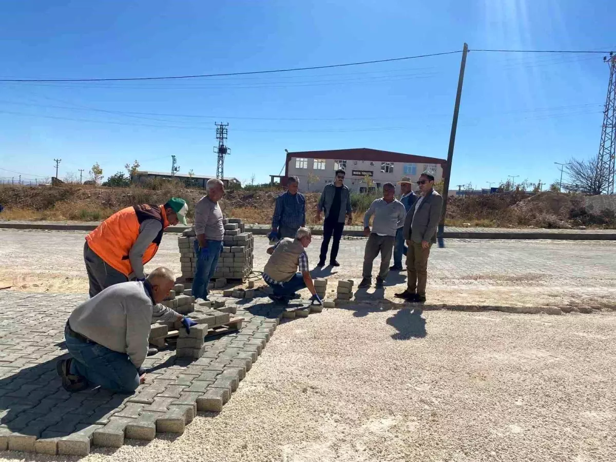 Besni Kaymakamı Yol Çalışmalarını İnceledi