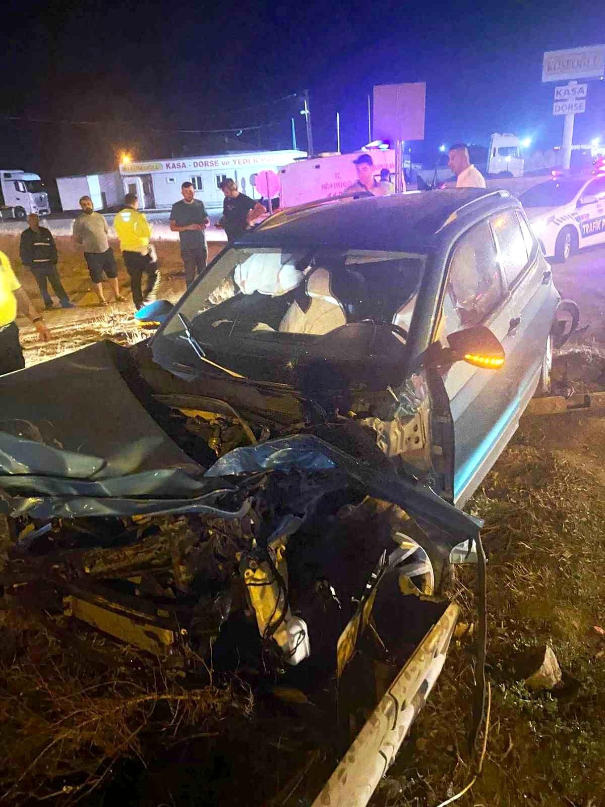 Kırmızı Işık İhlali: Tır Otomobili Biçti