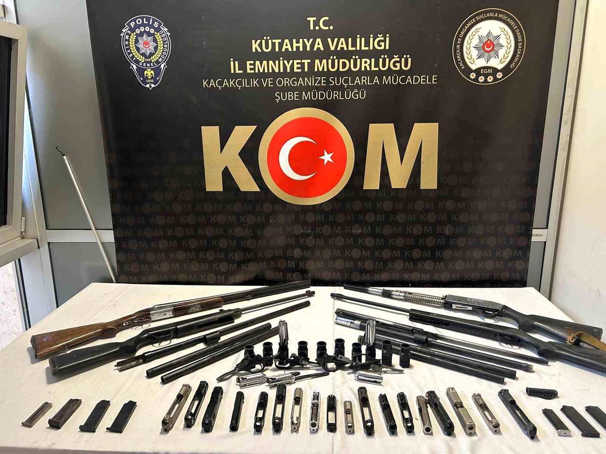 Kütahya\'da Kaçak Silah Operasyonu