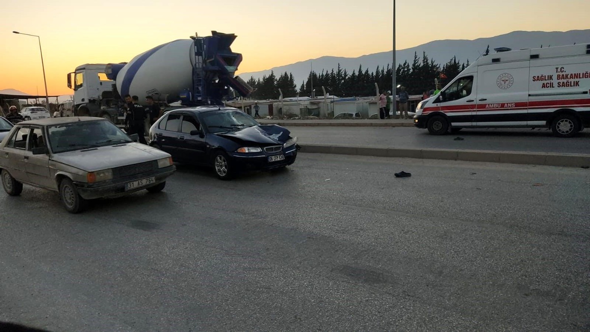Hatay\'da Yaşlı Adam Otomobilin Çarpmasıyla Hayatını Kaybetti