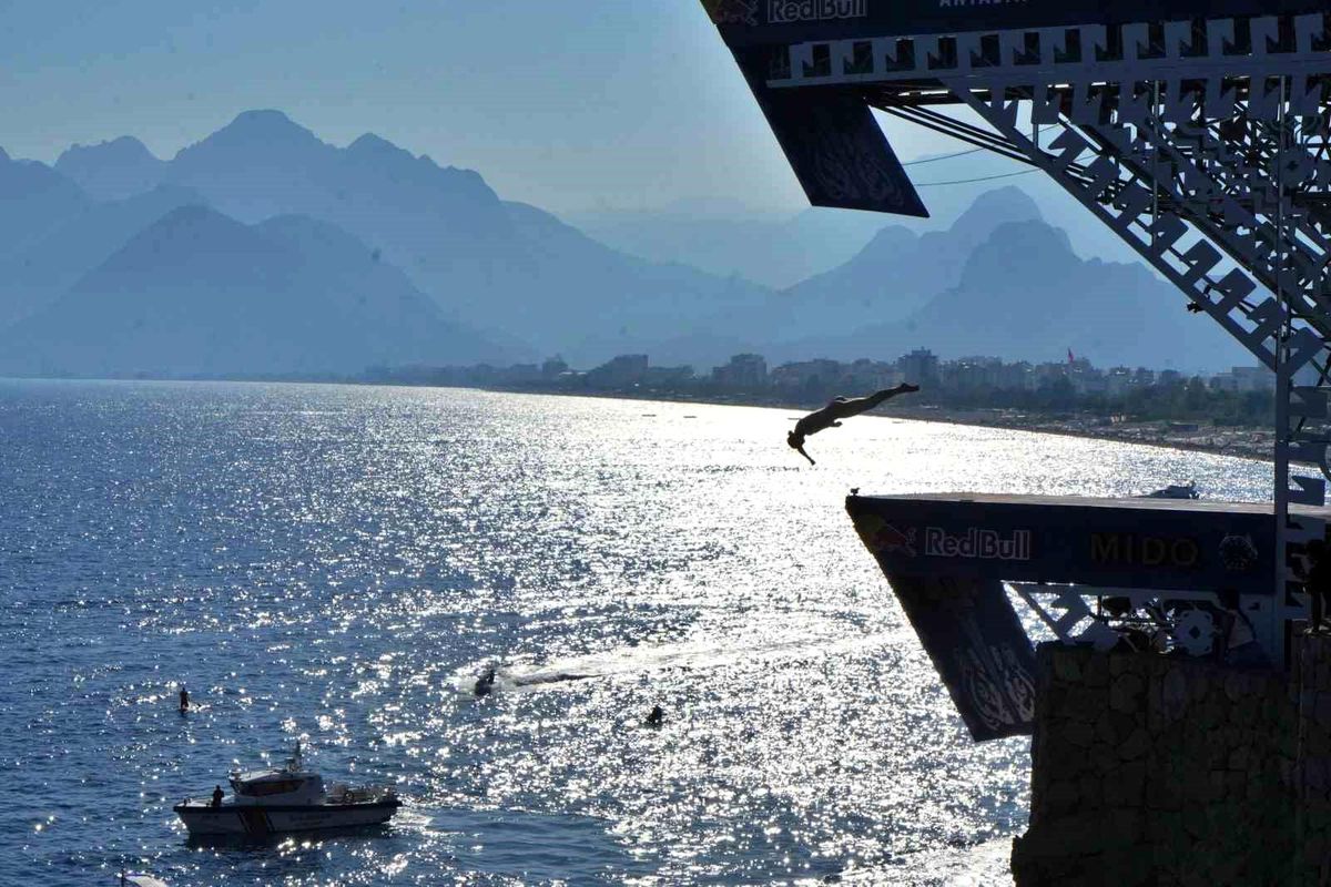 Antalya\'da Red Bull Cliff Diving Dünya Serisi Başladı