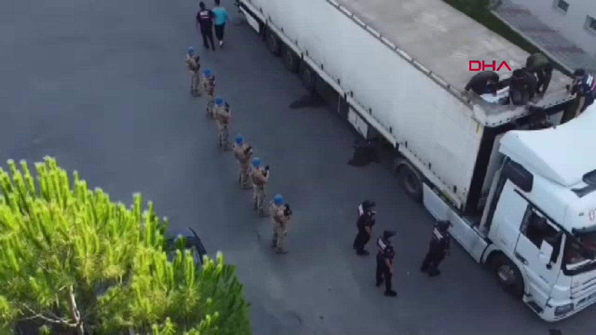 Hendek\'te 14 Kaçak Göçmen Yakalandı