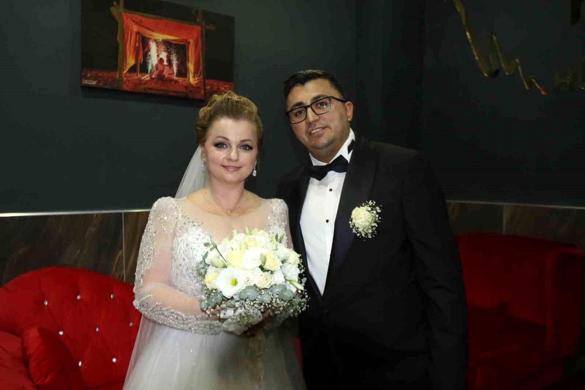 Eskişehir\'de Covid-19 ve Savaş Engelini Aşan Aşk Evlilikle Taçlandı
