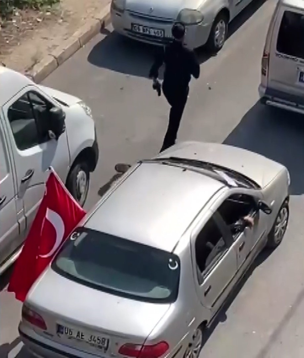 Düğün Konvoyunda Havaya Ateş Açıldı