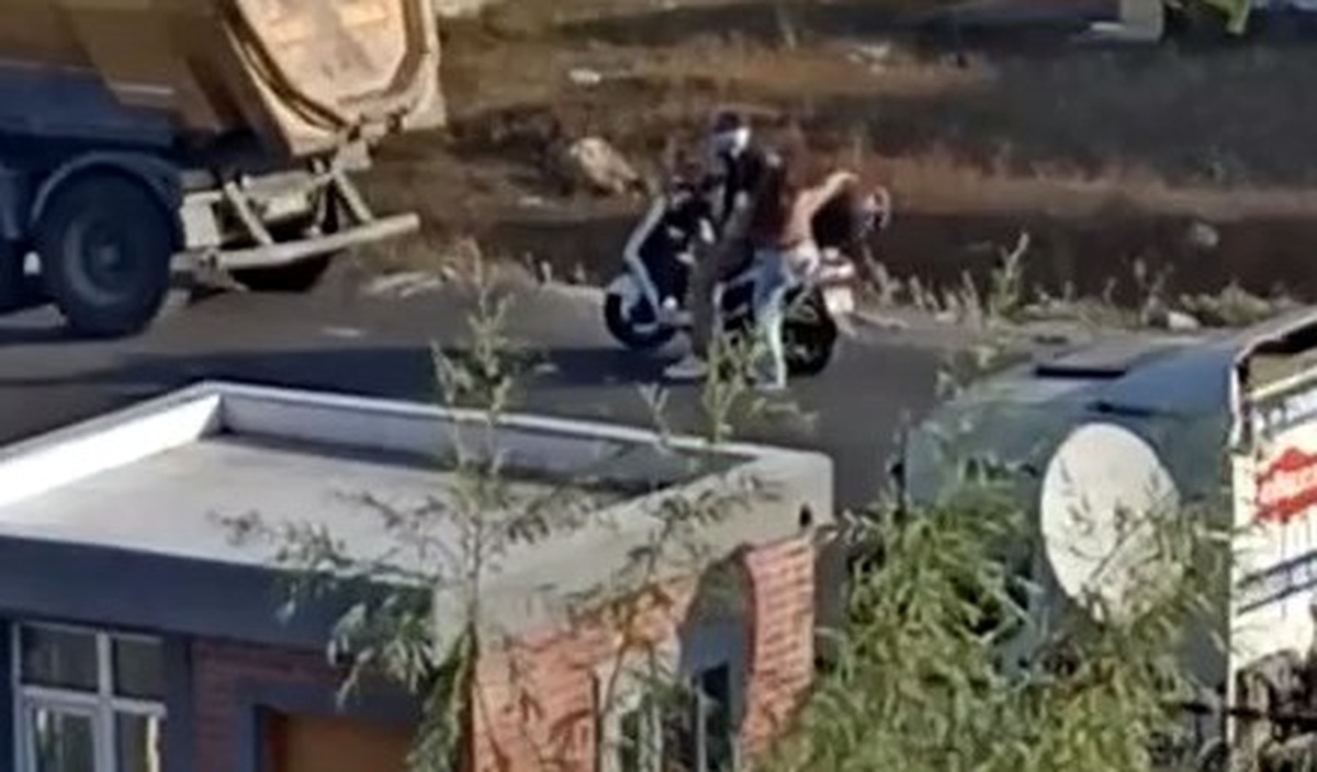 Motosikletli Çiftin Kavgası Kamerada