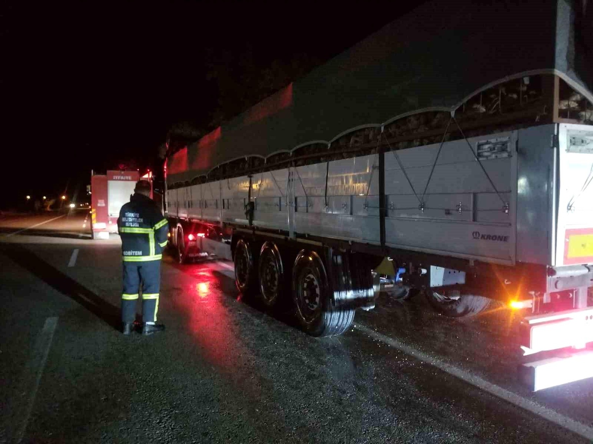 Çorum\'da Tırın Balatalarında Duman Çıktı, Paniğe Sebep Oldu