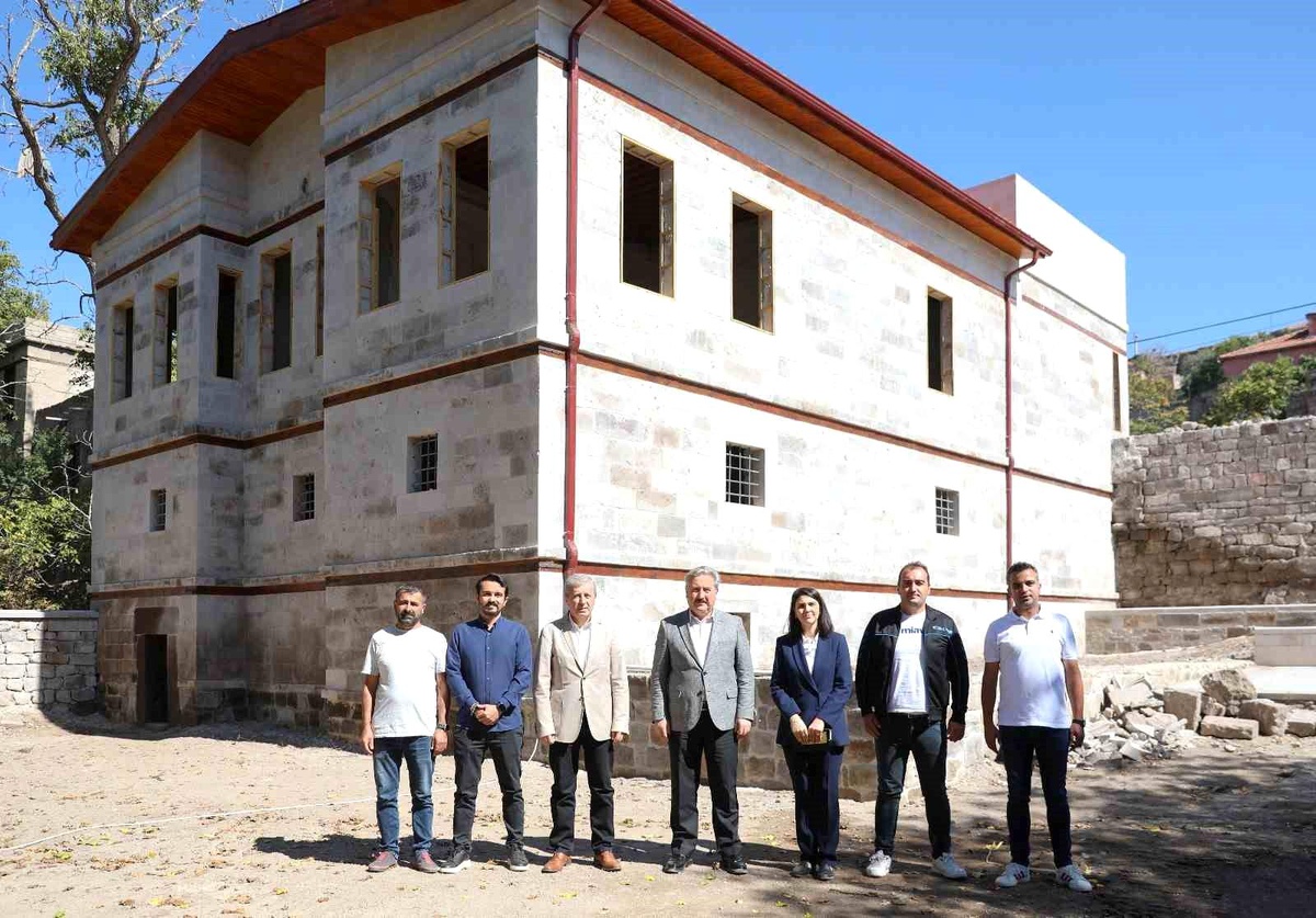Melikgazi Belediyesi Tarihi Bakkaloğlu Konağı\'nı Bağ Müzesi Olarak Restore Ediyor