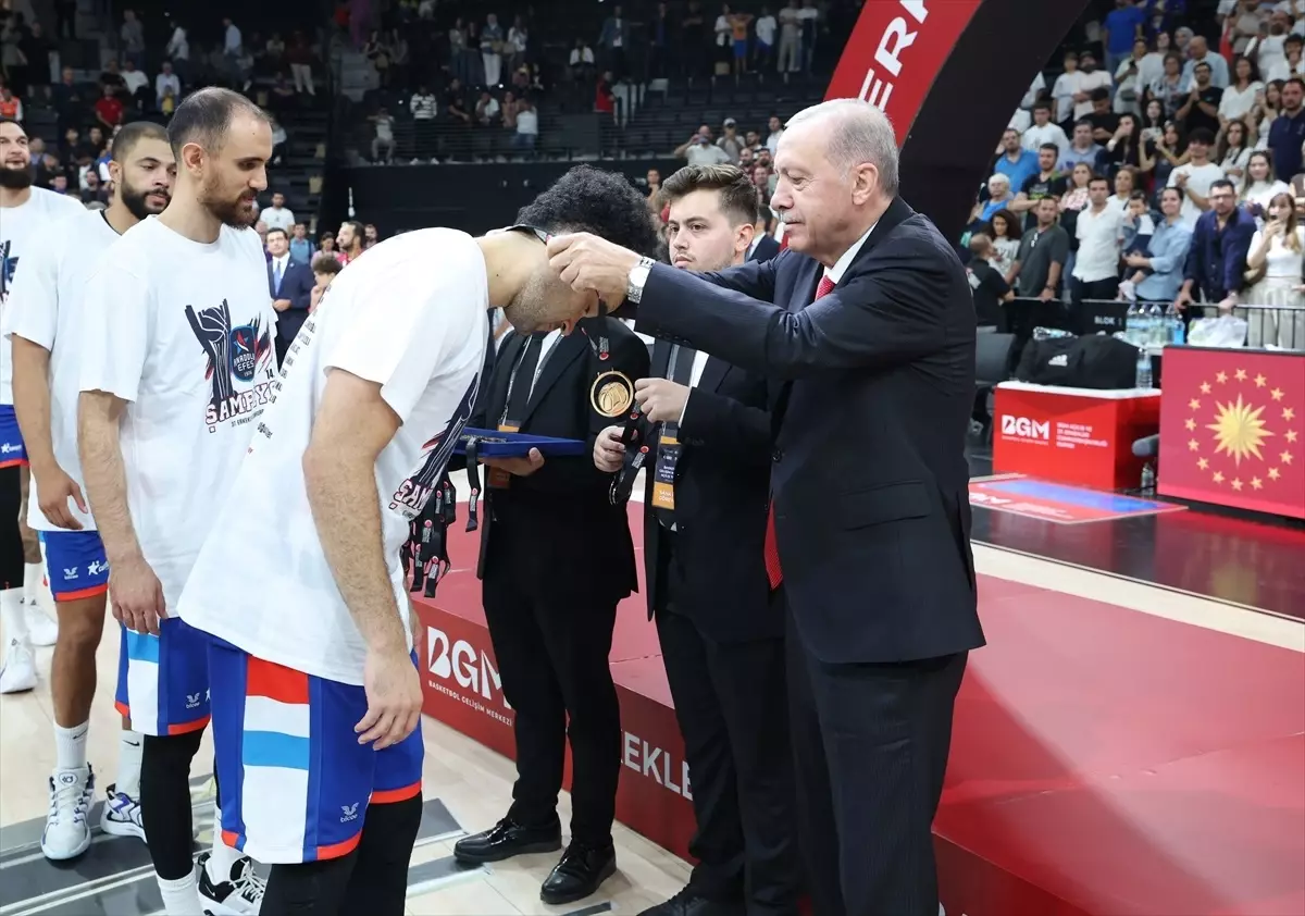 Anadolu Efes, Cumhurbaşkanlığı Kupası\'nı Kazandı