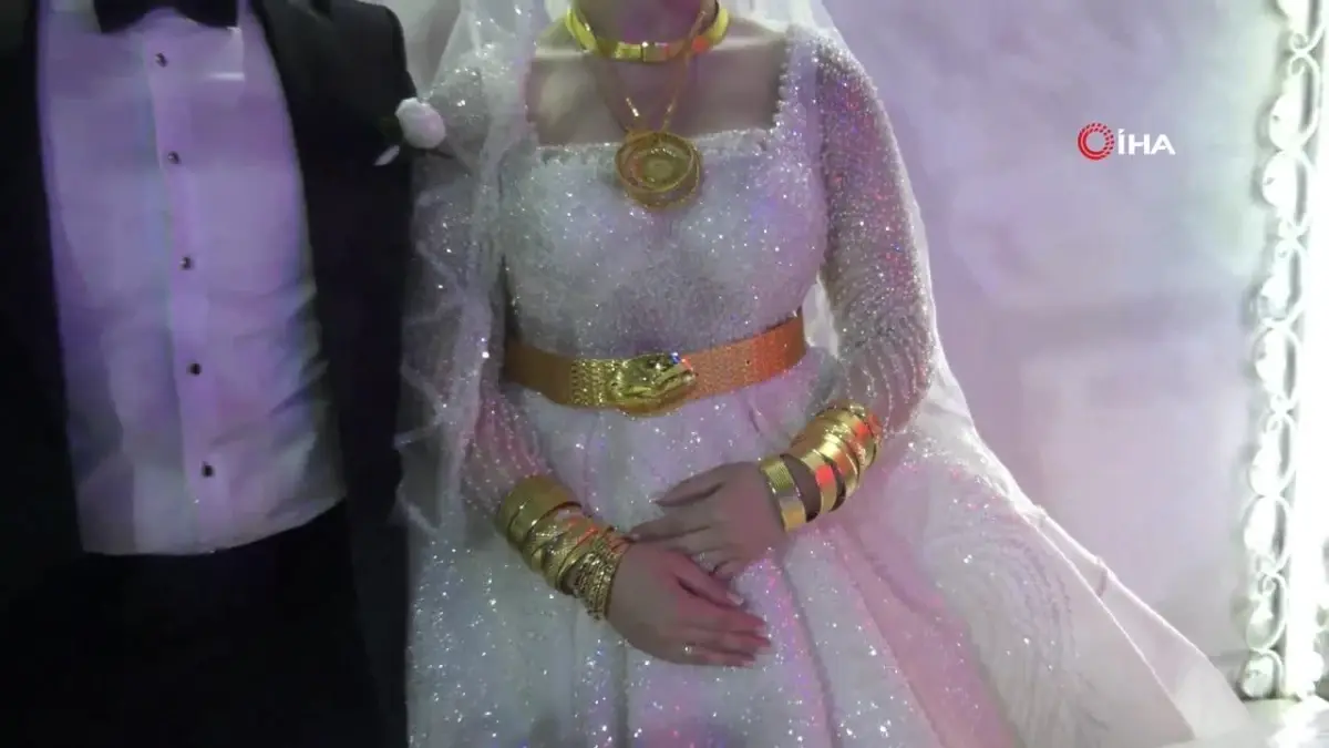 Düğünde 3 Kilo Altın, 4 Milyon TL Takıldı