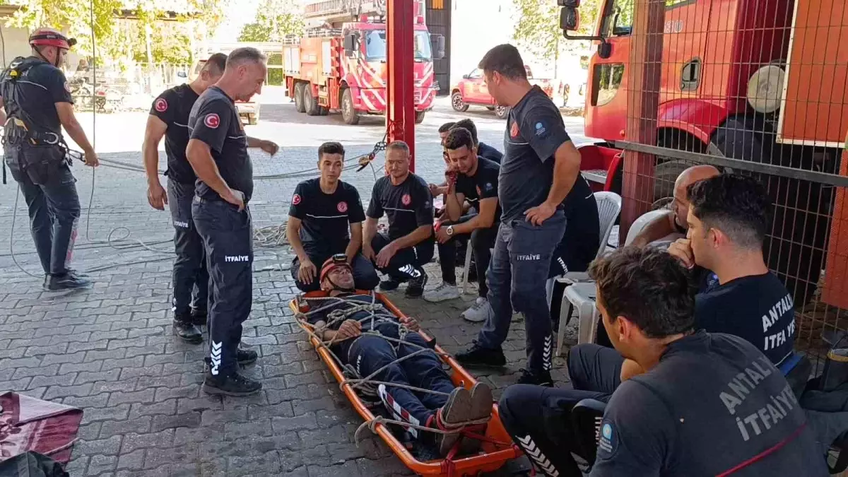 Manavgat\'ta İtfaiye Personeline Yüksekte Güvenli Çalışma Eğitimi