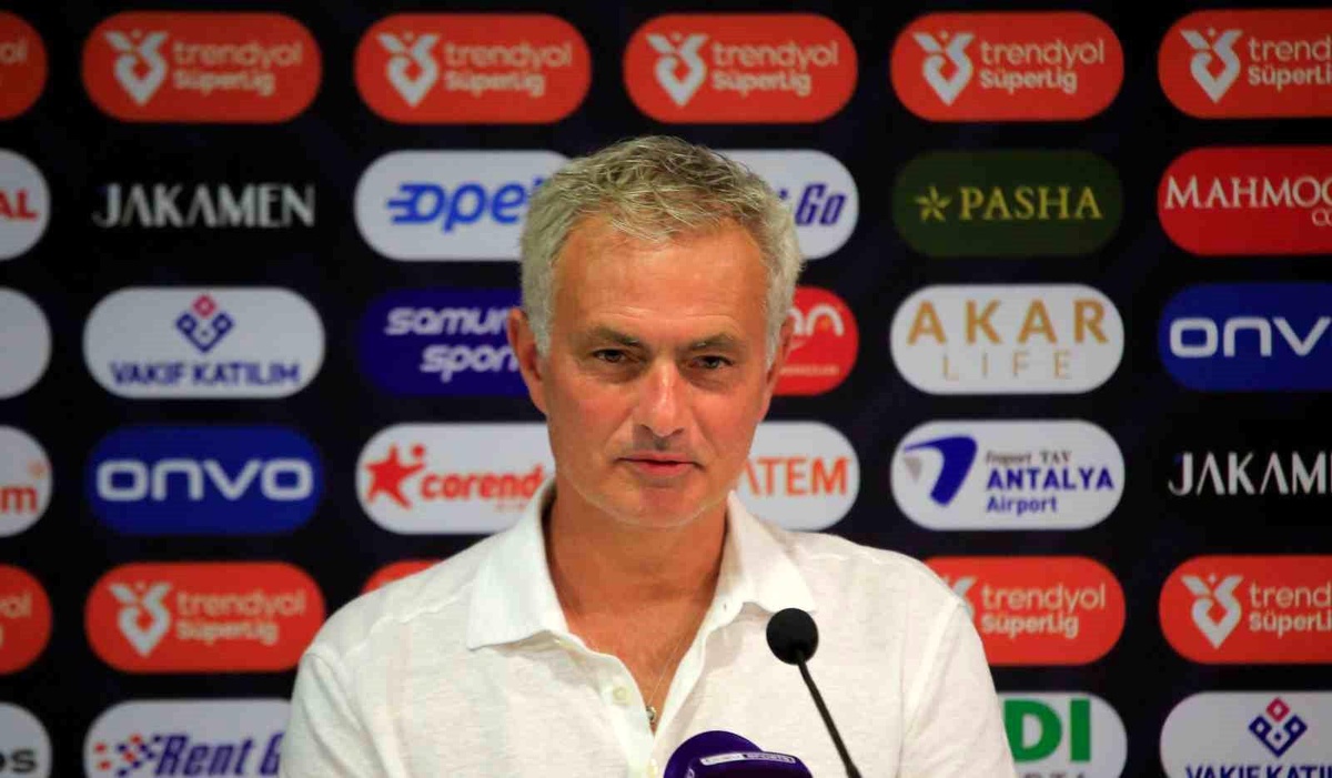 Mourinho\'dan Oyunculara Önemli Uyarı
