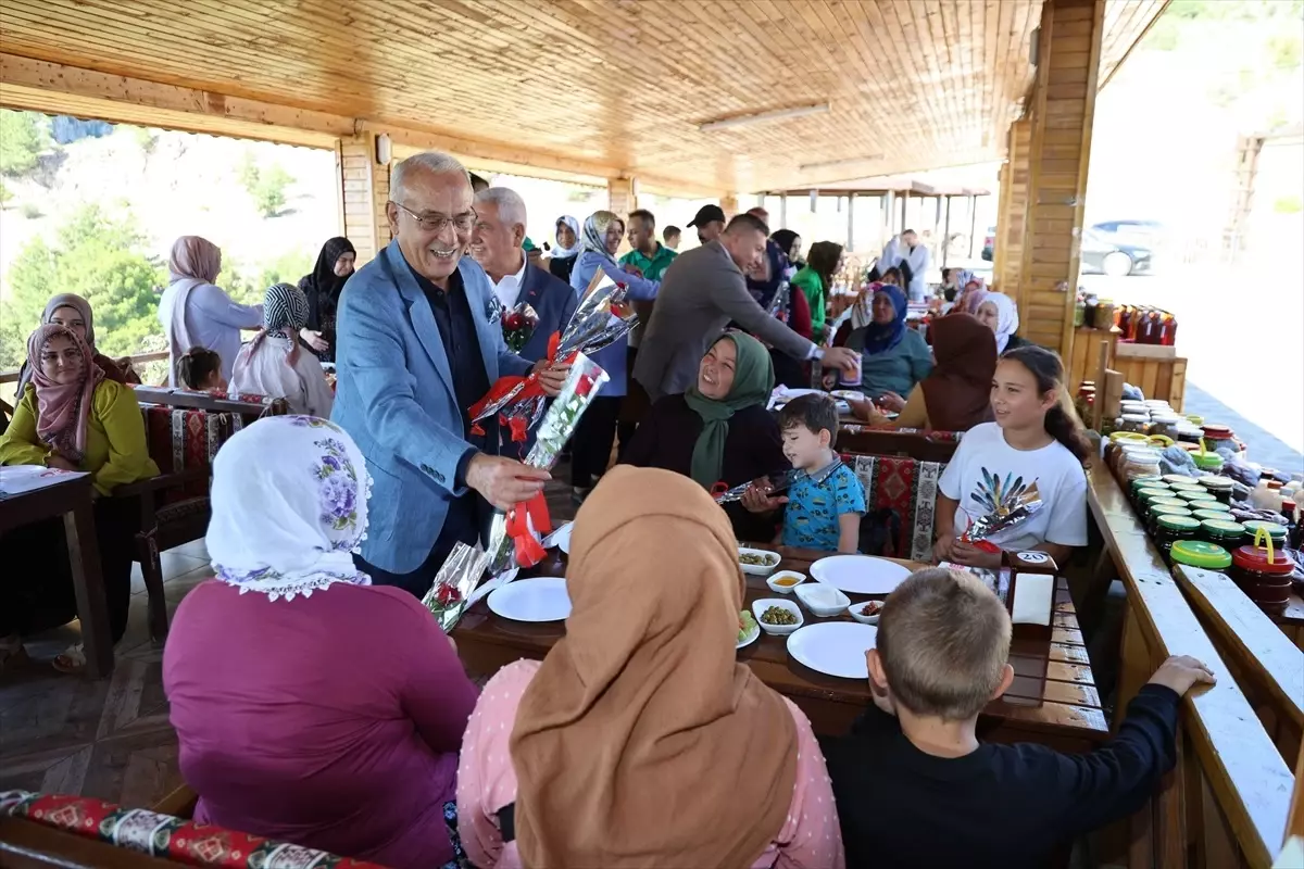 MHP Adana İl Başkanı Kanlı, Karaisalı\'da Ziyaretler Gerçekleştirdi