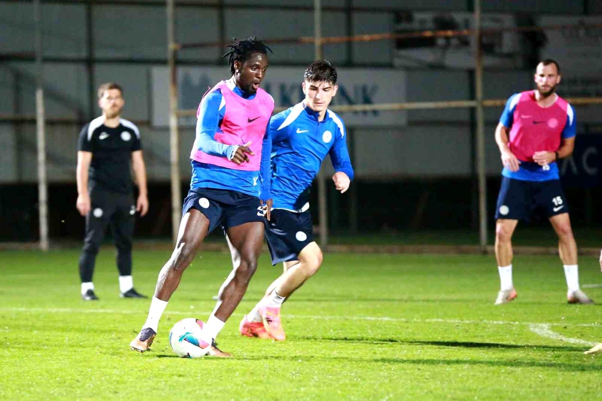 Rizespor Antalyaspor Maçına Hazırlanıyor