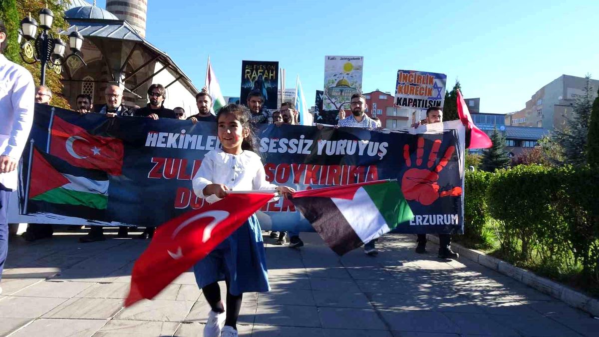 Erzurum\'da Sağlık Çalışanlarından Gazze\'ye Destek Yürüyüşü