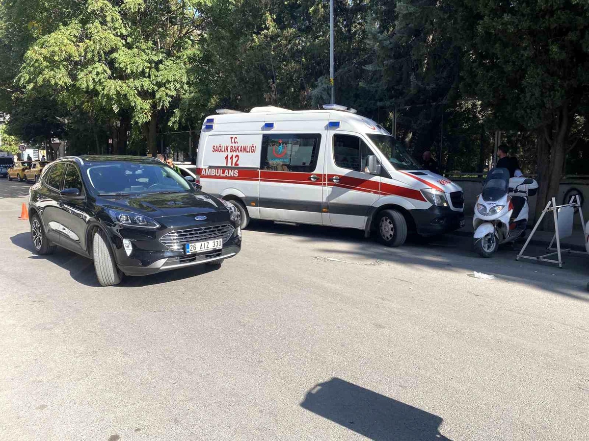 Eskişehir\'de Kaza: Motosiklet Sürücüsü Yaralandı
