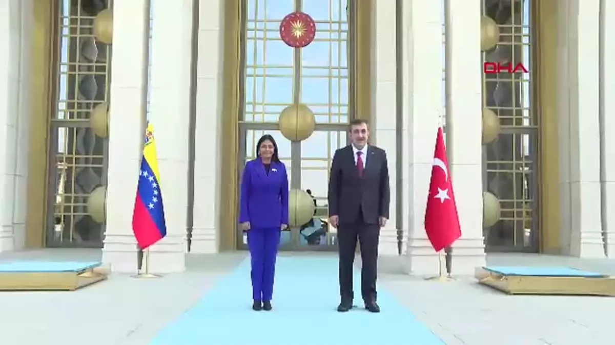 Cevdet Yılmaz, Venezuela Cumhurbaşkanı Yardımcısını Karşıladı