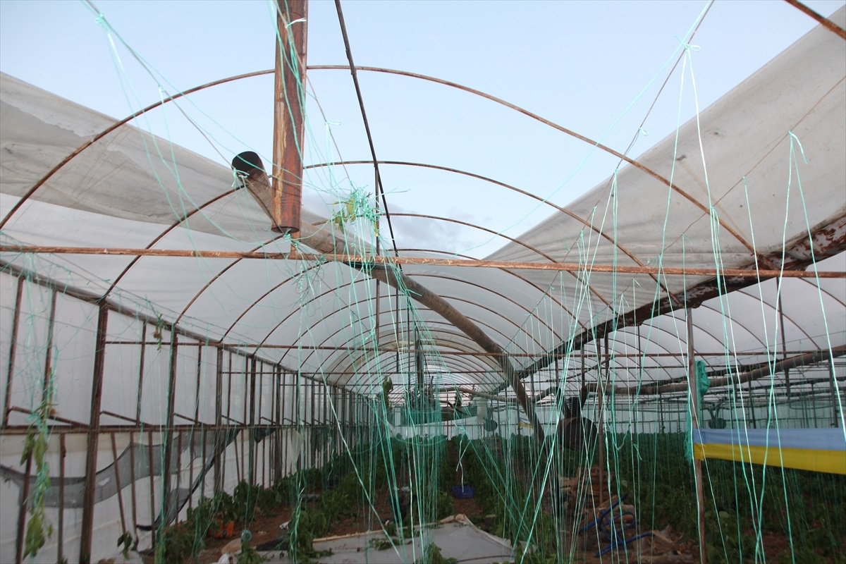 Antalya\'da Hortum Zarar Verdi