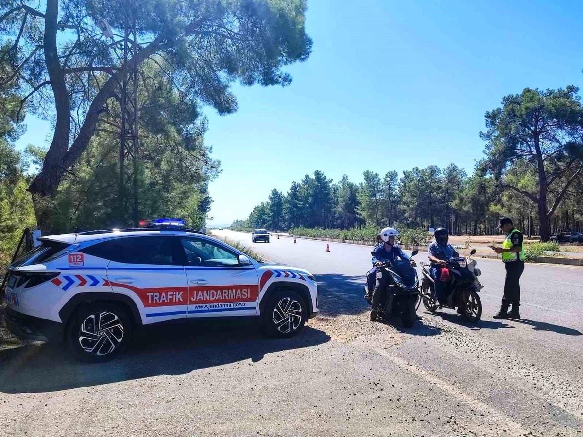 Antalya\'da Motosiklet Denetimi: 217 Sürücüye Ceza